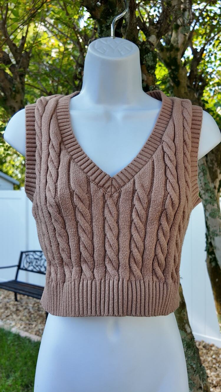 Street Wear Society Cable Knit Sweater Vest V Neck L